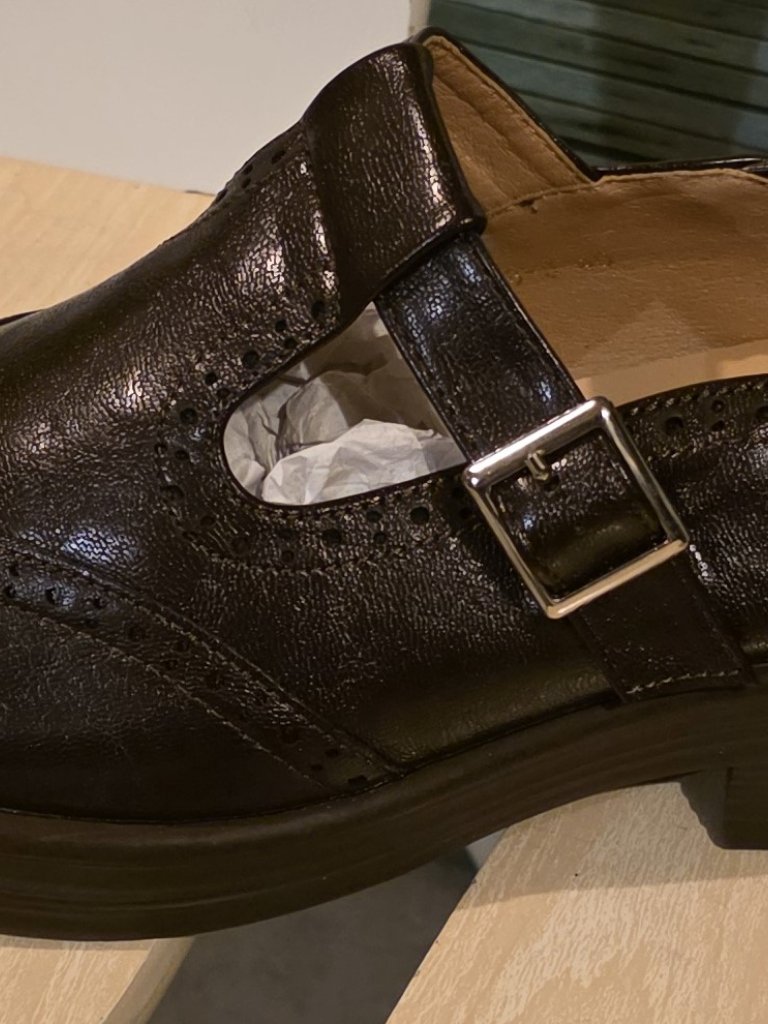 Dwarves Preppy Style Sheepskin T Strap Brogue Mary Jane Women Size 40 (9.5-10) — image 4 of 6